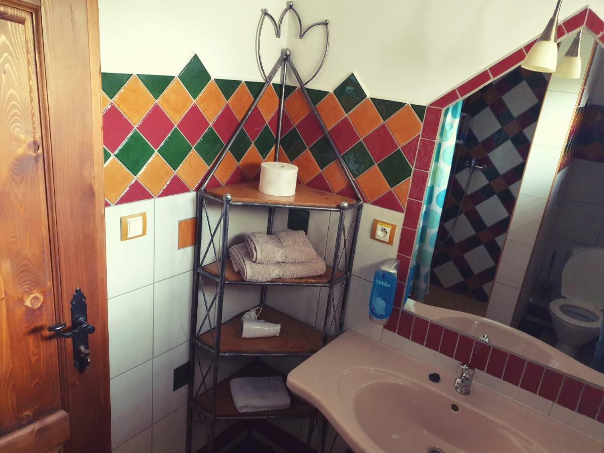 Penzion a Restauracia Toldi Galanta Esterno foto